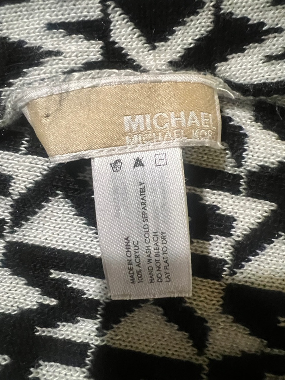 Michael Kors Black & White MK Logo Knit Scarf - Picture 2 of 3